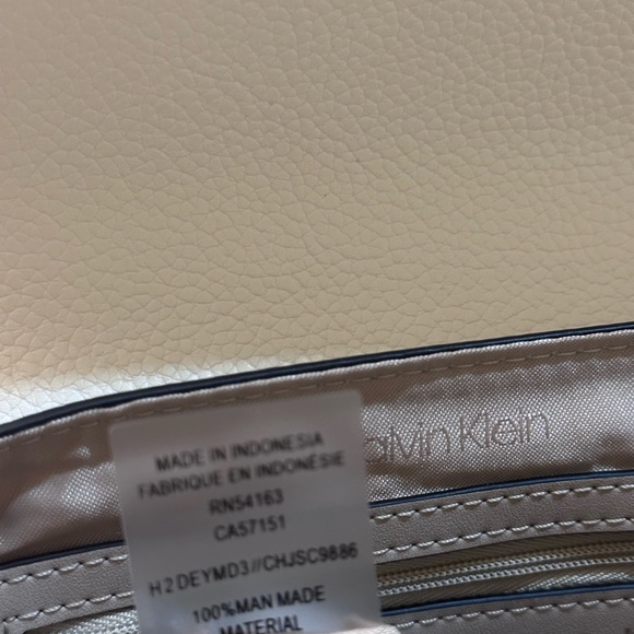 calvin klein crossbody bag - Picture 2 of 3